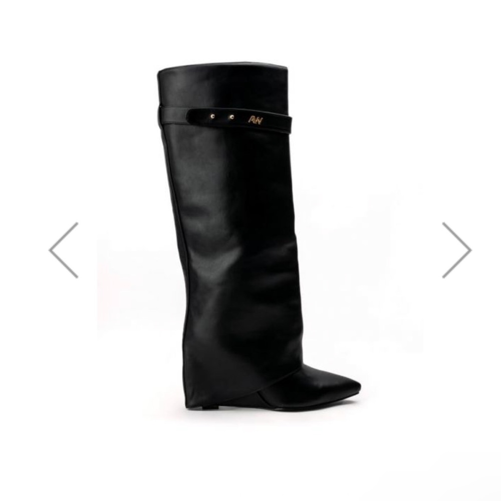 Cute Azalea Wang wedge boots